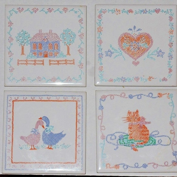 Vintage 4 piece set Inc pot rest/holder wall Decor - Picture 2 of 3